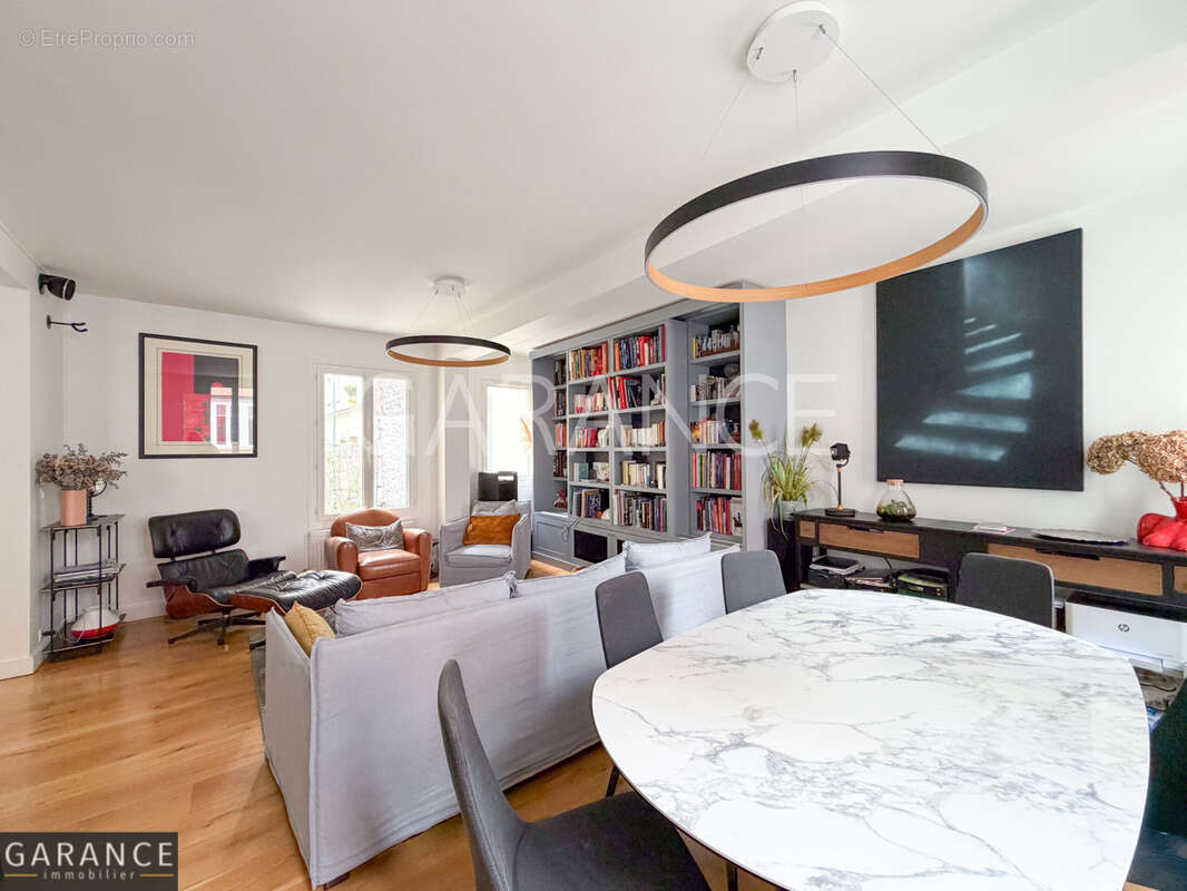 Appartement à PARIS-14E