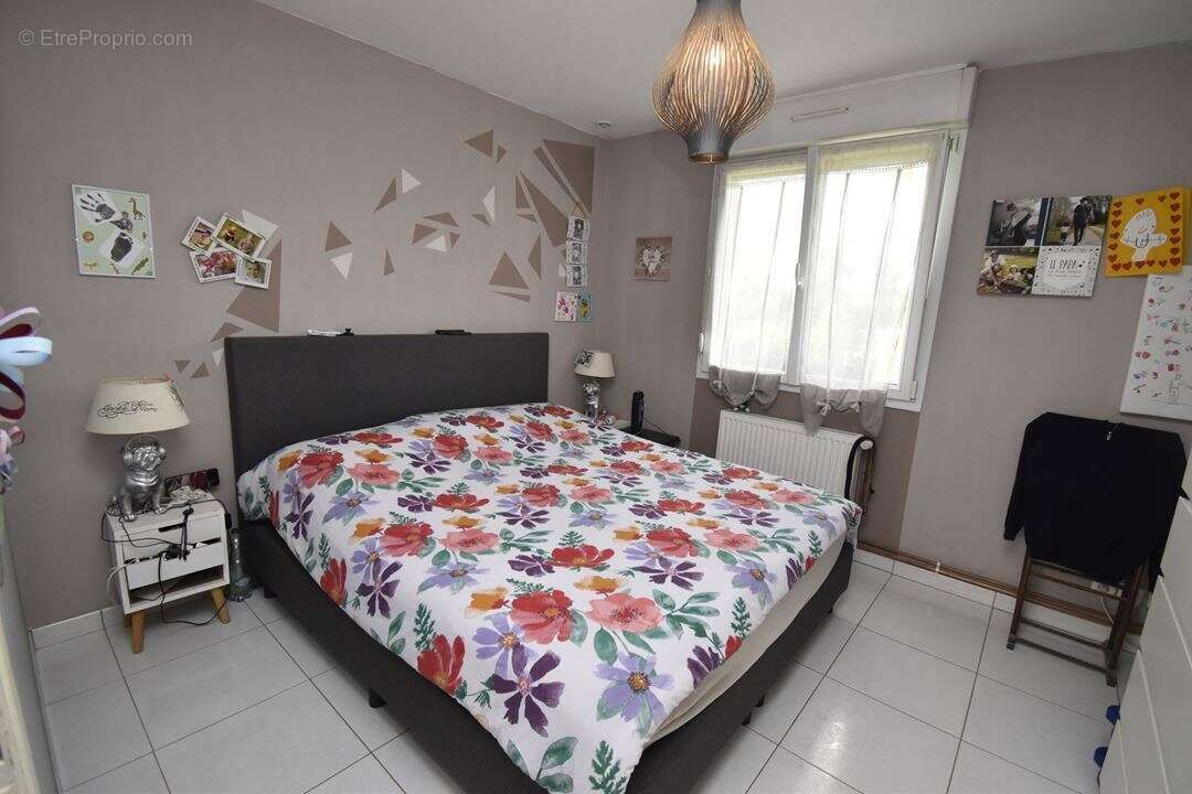 Maison à BERGUES-SUR-SAMBRE