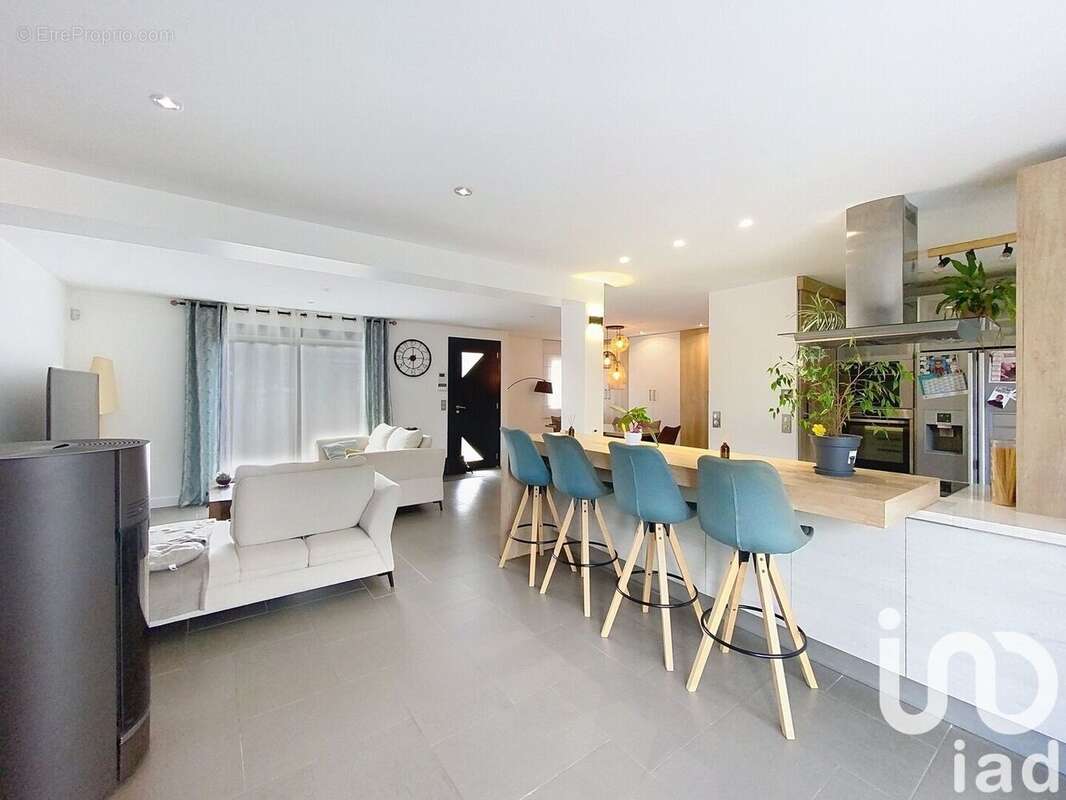 Photo 2 - Maison à CHEVRY-COSSIGNY