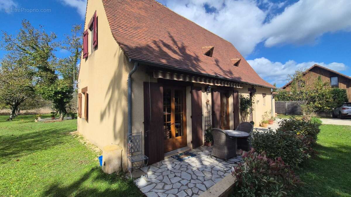 Maison à MEYRALS