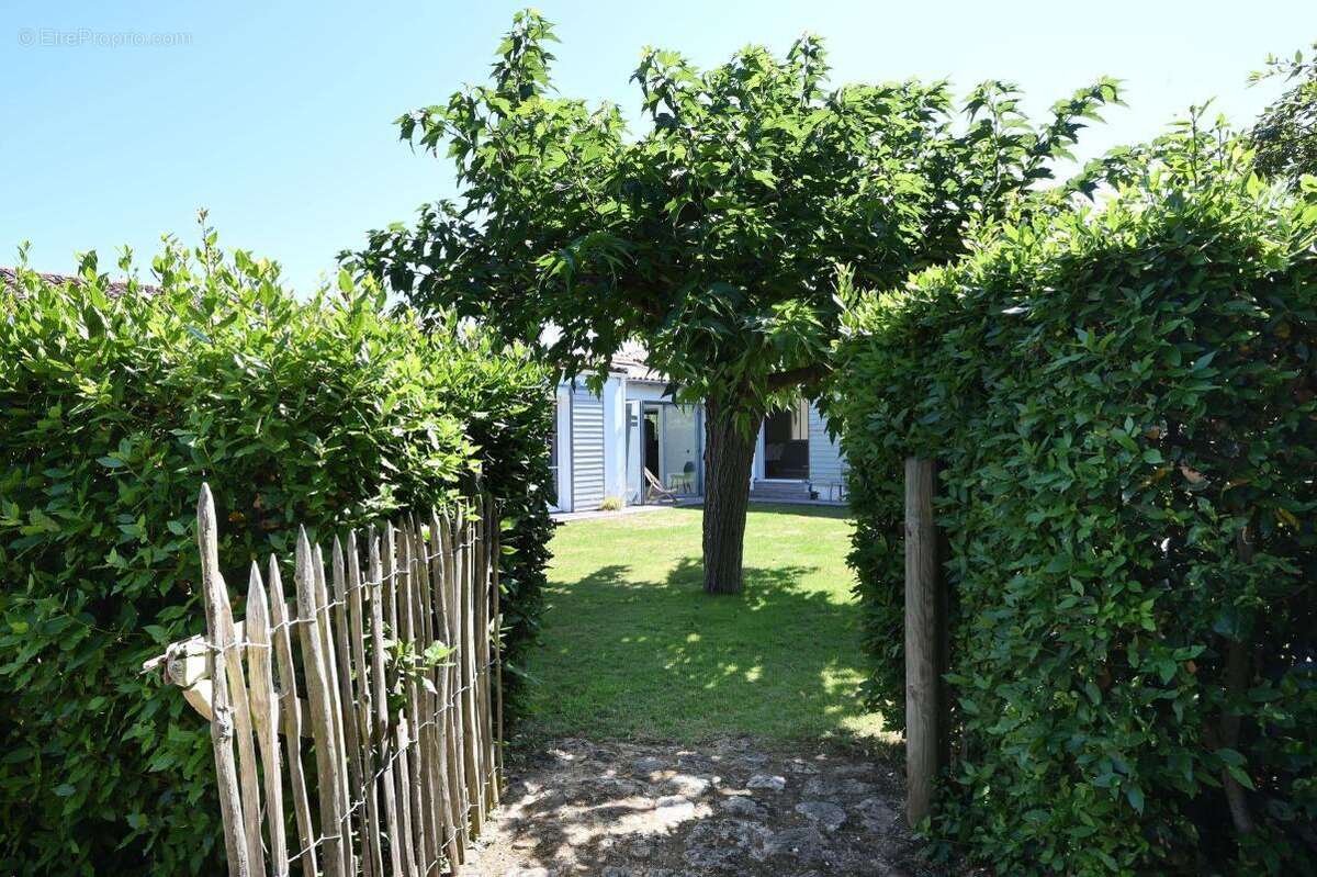 Maison à LES PORTES-EN-RE