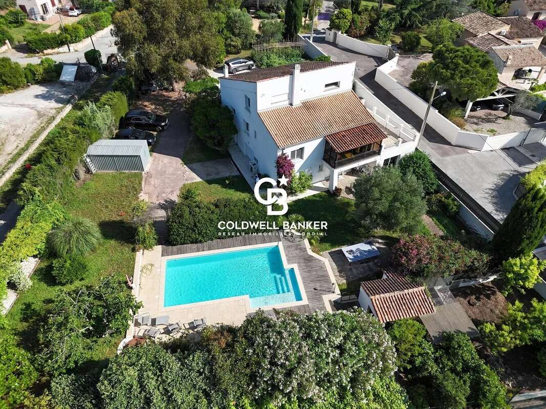 Maison à PUGET-SUR-ARGENS