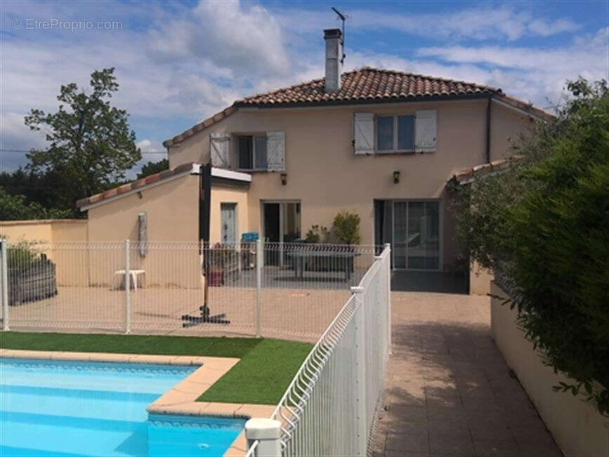 Maison à MONTBARTIER