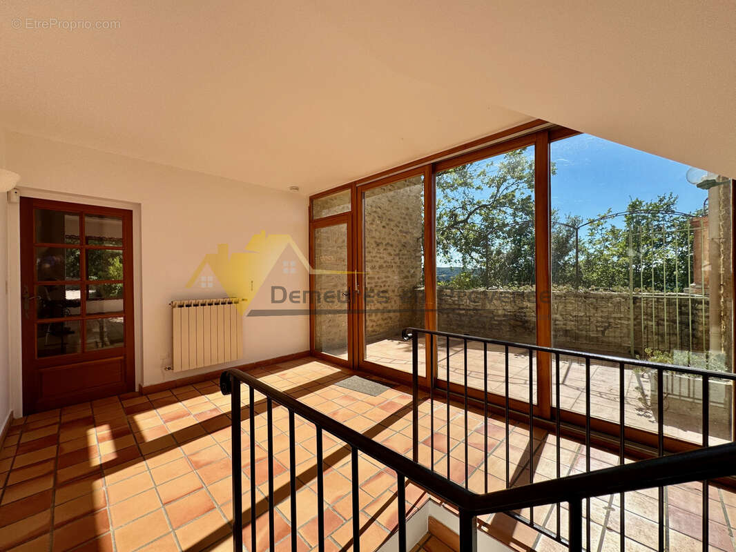 À vendre   Villa de caractère avec vue dominante, piscine et 4 chambres - photo 17