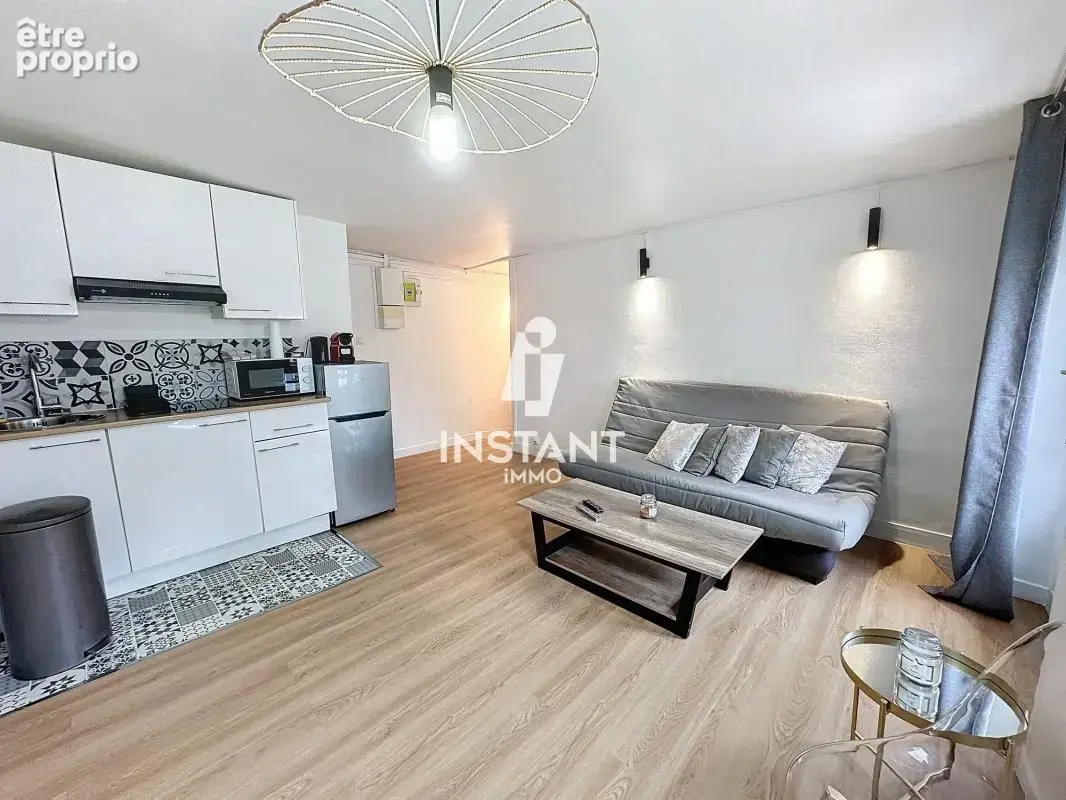 PARIS 14ème - RUE DE LA GAITE - Appartement T2 Charme et Confor - photo 4