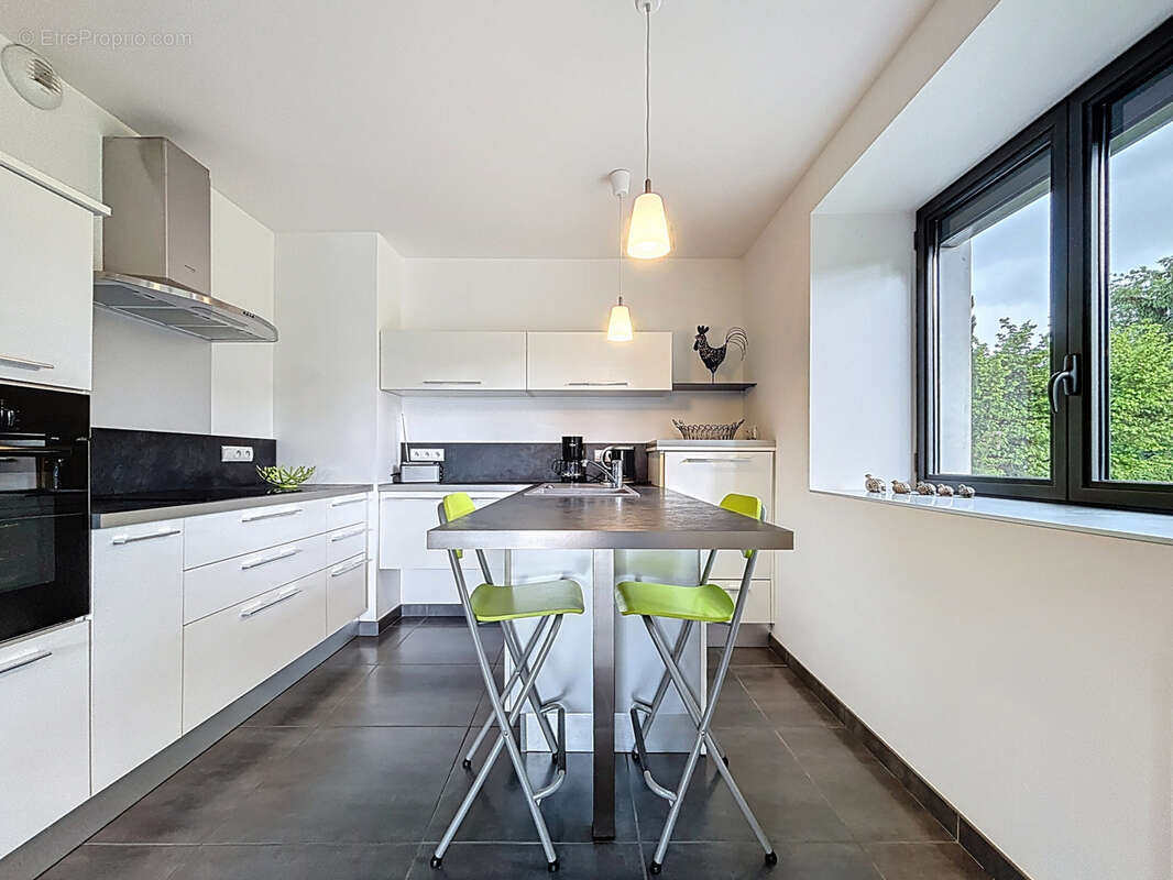Romagnieu - Magnifique propriété pleine de charme 140m2 rénové, 370m2 pour vos projets sur 3,6 hectares de te - photo 5