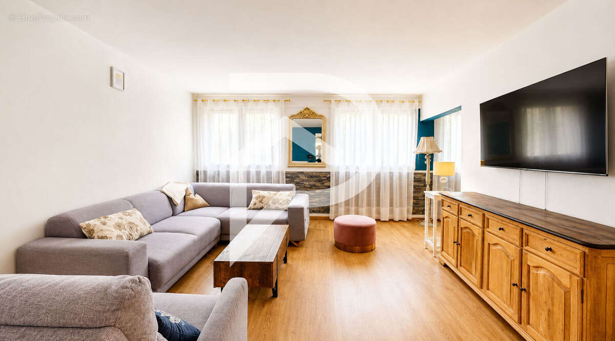 Appartement à VERNEUIL-SUR-SEINE