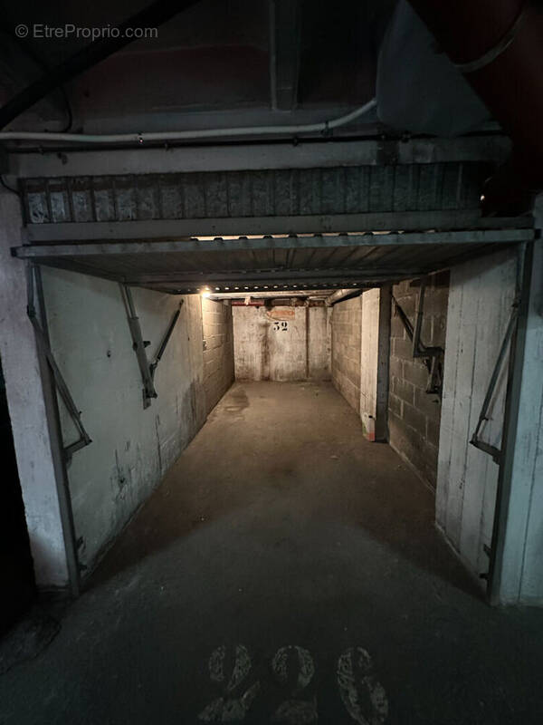 Parking à PARIS-15E