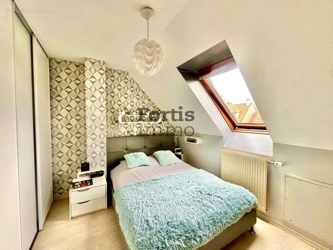 Maison à OLLAINVILLE