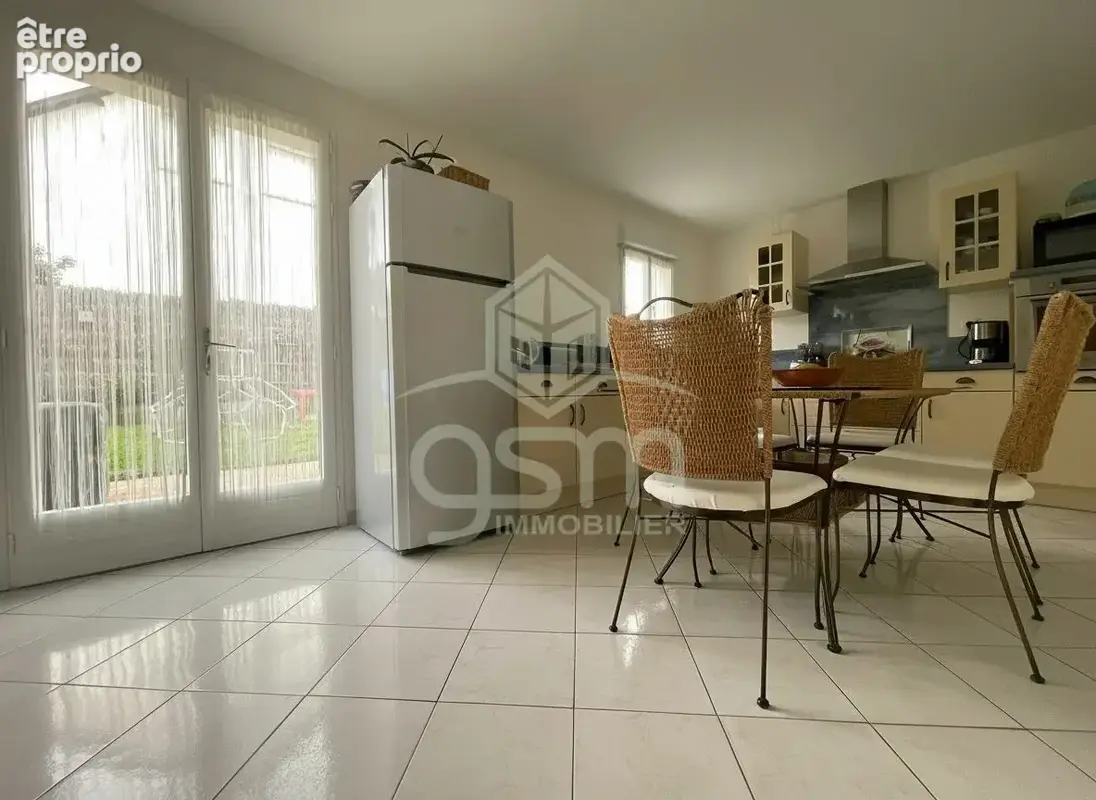 Maison 143 m² à Montbazon  - photo 3