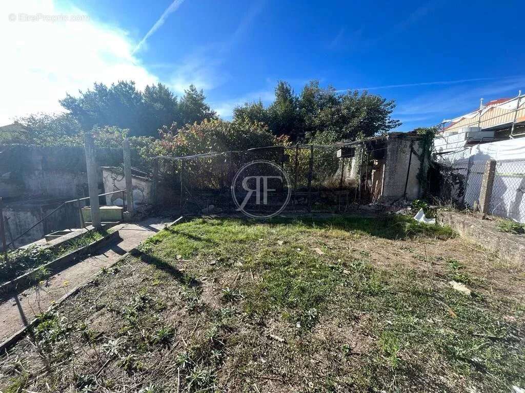 Maison à CASTILLON-LA-BATAILLE