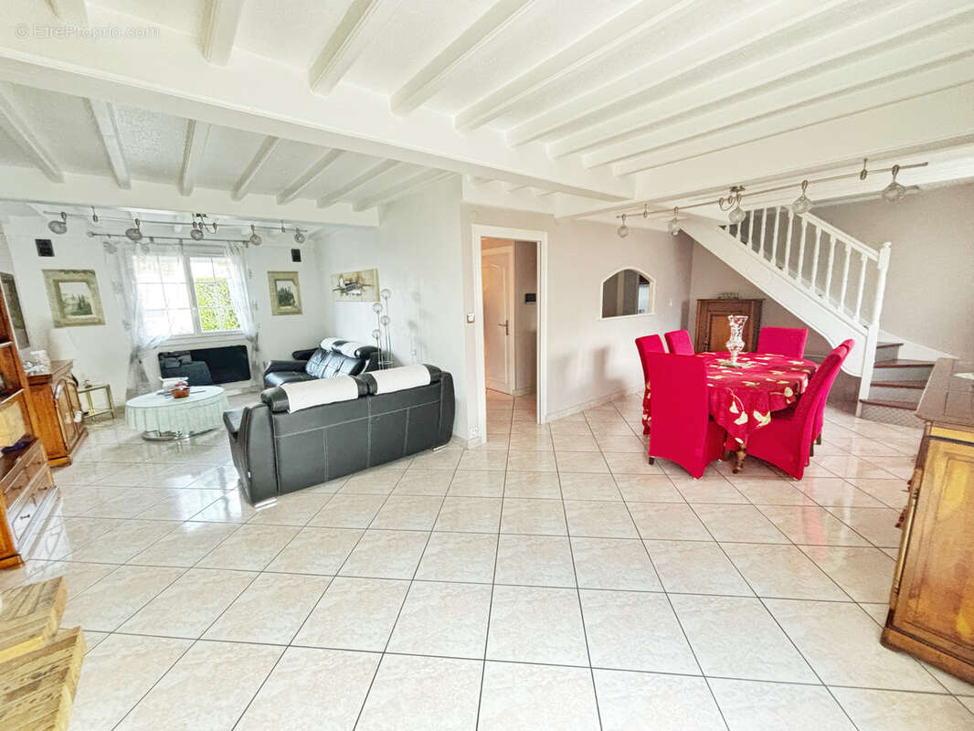 Maison à SAINT-BONNET-DE-MURE