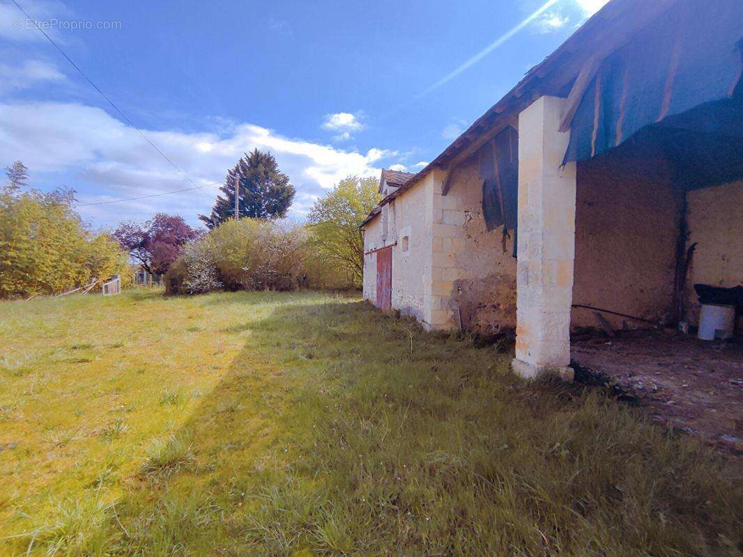 Longère Chaumussay 5 pièce(s) 109 m2 sur 2 Ha - photo 5