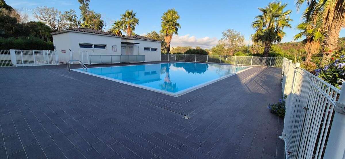 Appartement à LE CANNET