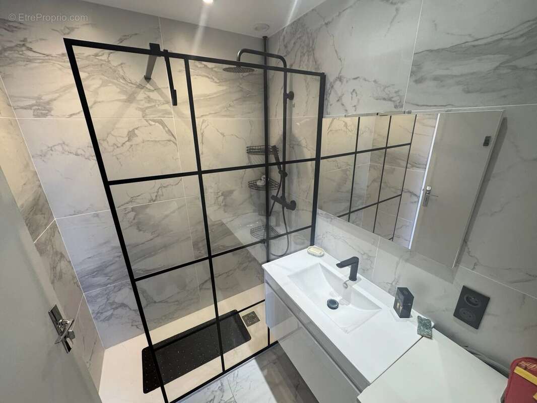 Appartement à VALLAURIS