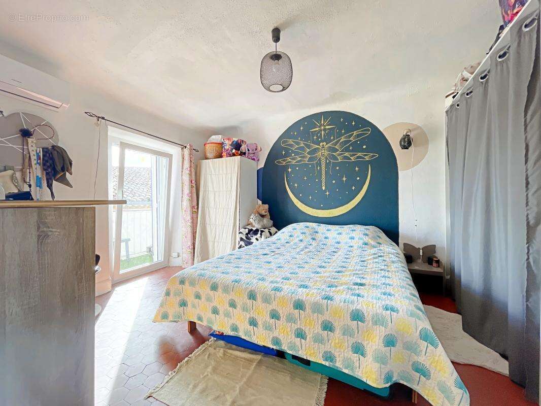 Maison à SAINTE-TULLE