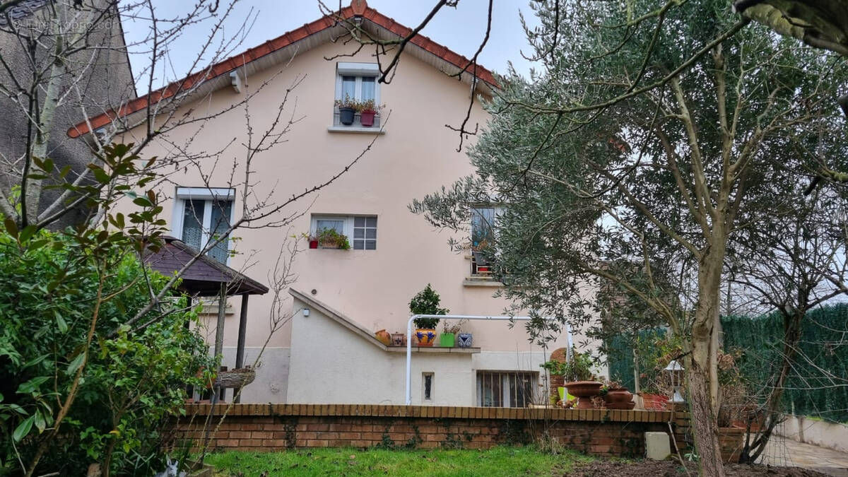Maison à TREMBLAY-EN-FRANCE