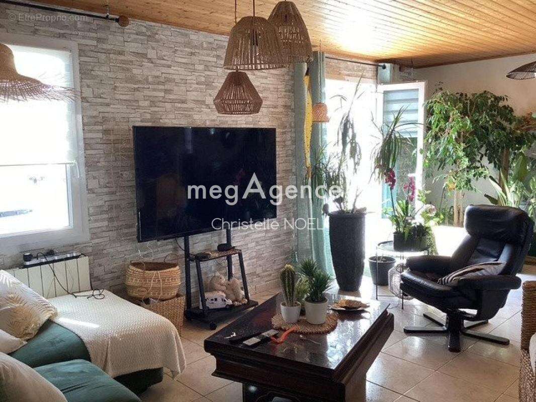 Charmante maison,deux chambres,à proximité des commerces et du port de l'Aiguillon la presqu'ile - photo 5