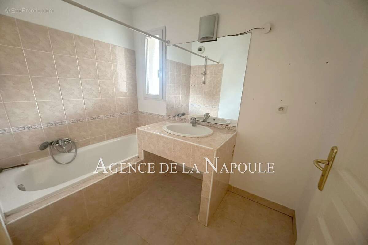 Appartement à MANDELIEU-LA-NAPOULE