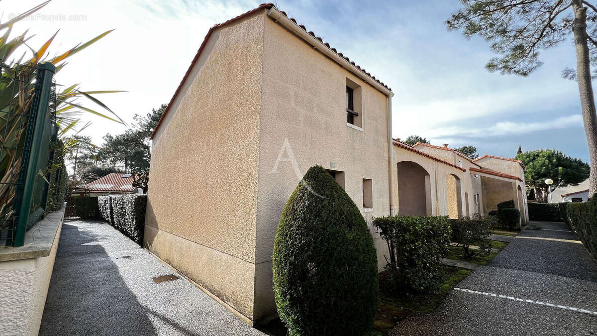 Maison à LES MATHES