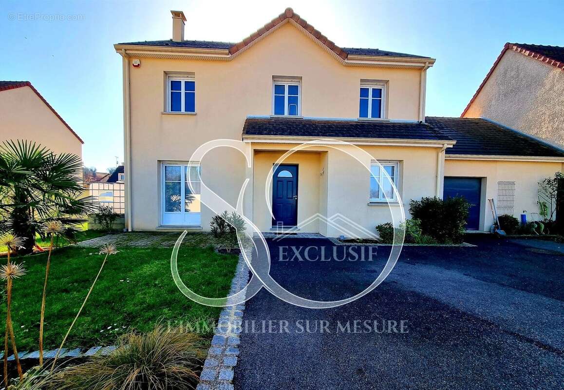 Maison à MEZIERES-SUR-SEINE