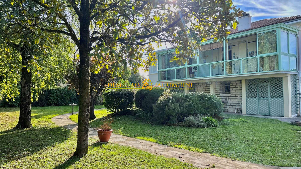 Maison à LA COURONNE