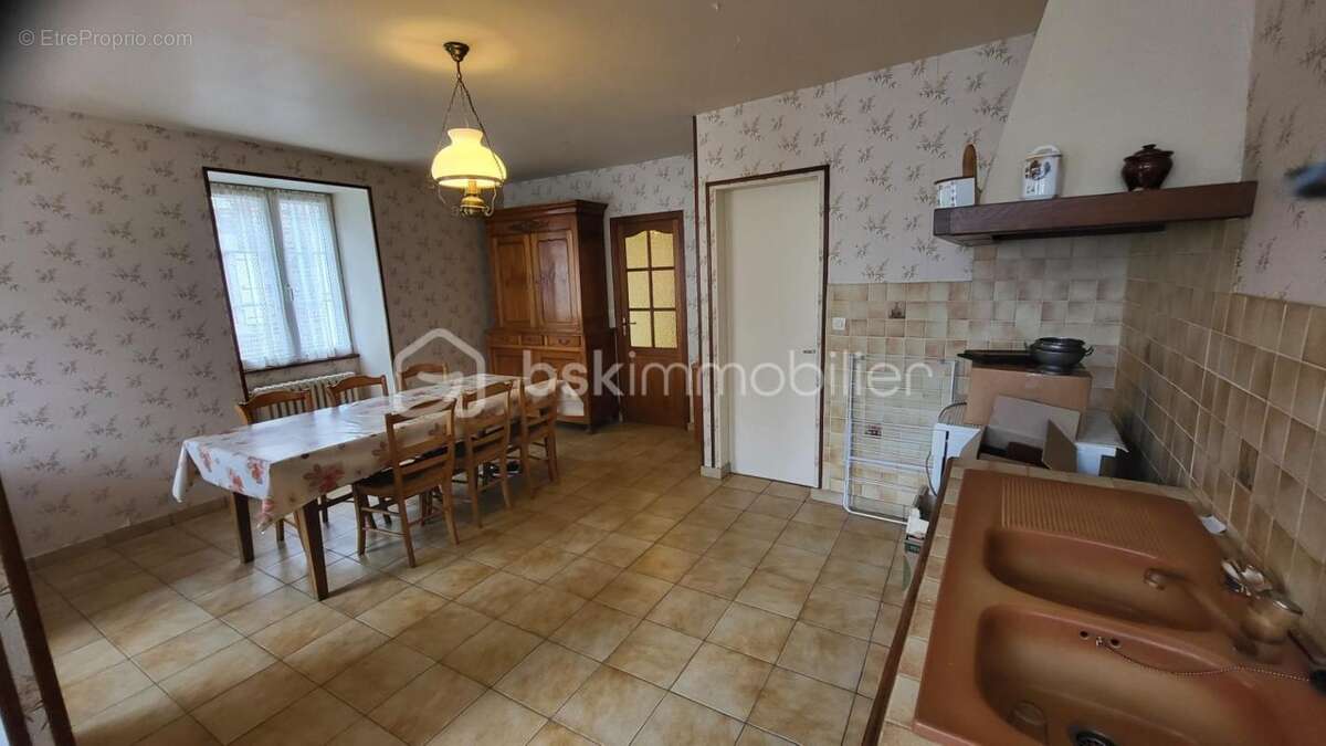 Maison à LANDELLES-ET-COUPIGNY