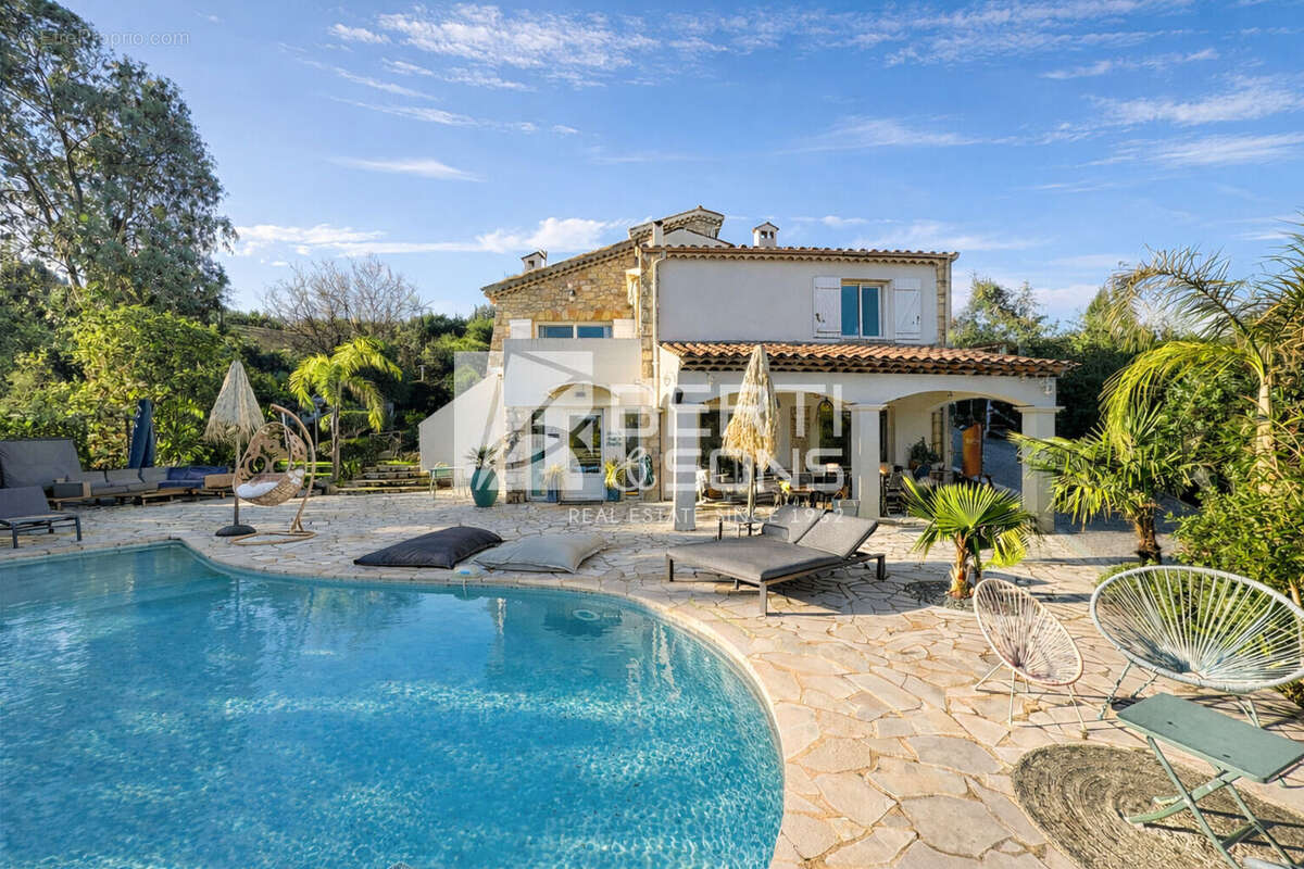 Maison à MANDELIEU-LA-NAPOULE