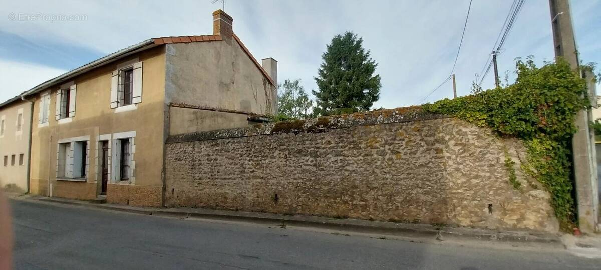 Maison à CHALANDRAY