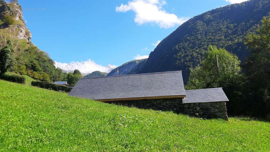 Maison à EAUX-BONNES