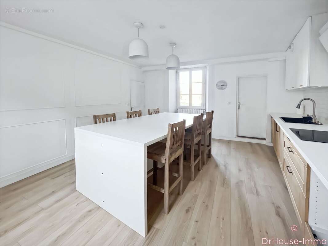 Maison 300 m² à Bretenoux  - photo 4