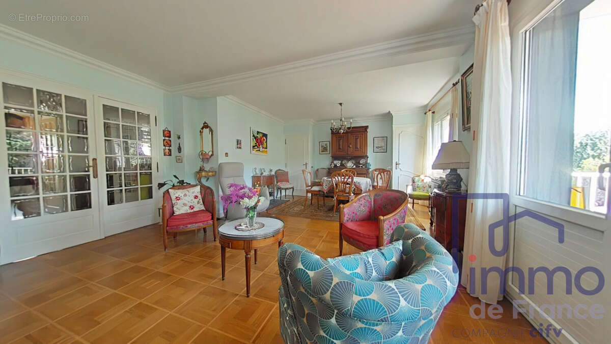 Appartement 71 m² à Saint-Etienne  - photo 7