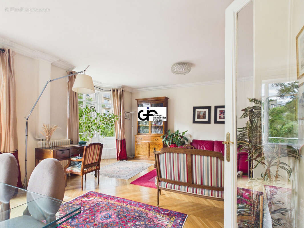 Appartement 169 m² à Paris-16e  - photo 3