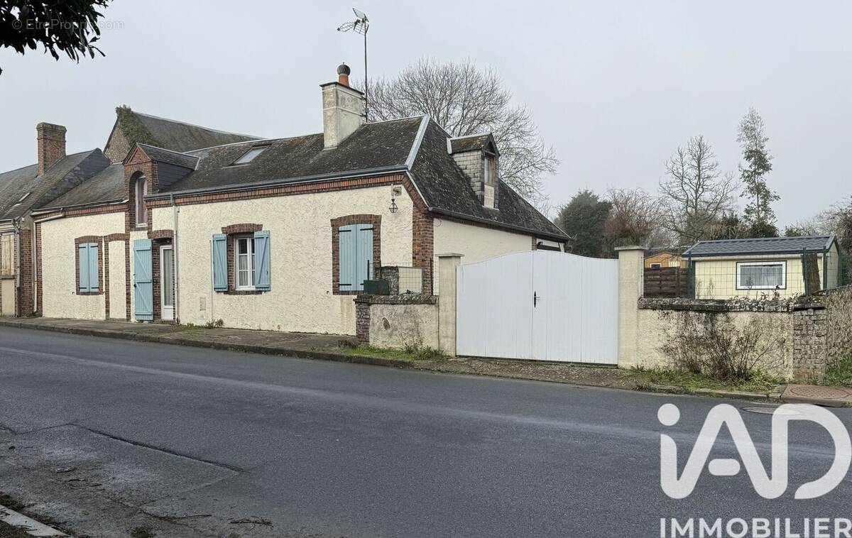 Photo 1 - Maison à LA CHAPELLE-VICOMTESSE