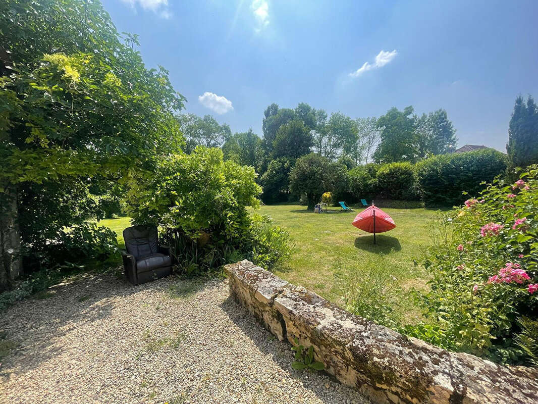 Grande maison de caractère, ancienne abbaye, longère +1771 m² de parc - photo 3