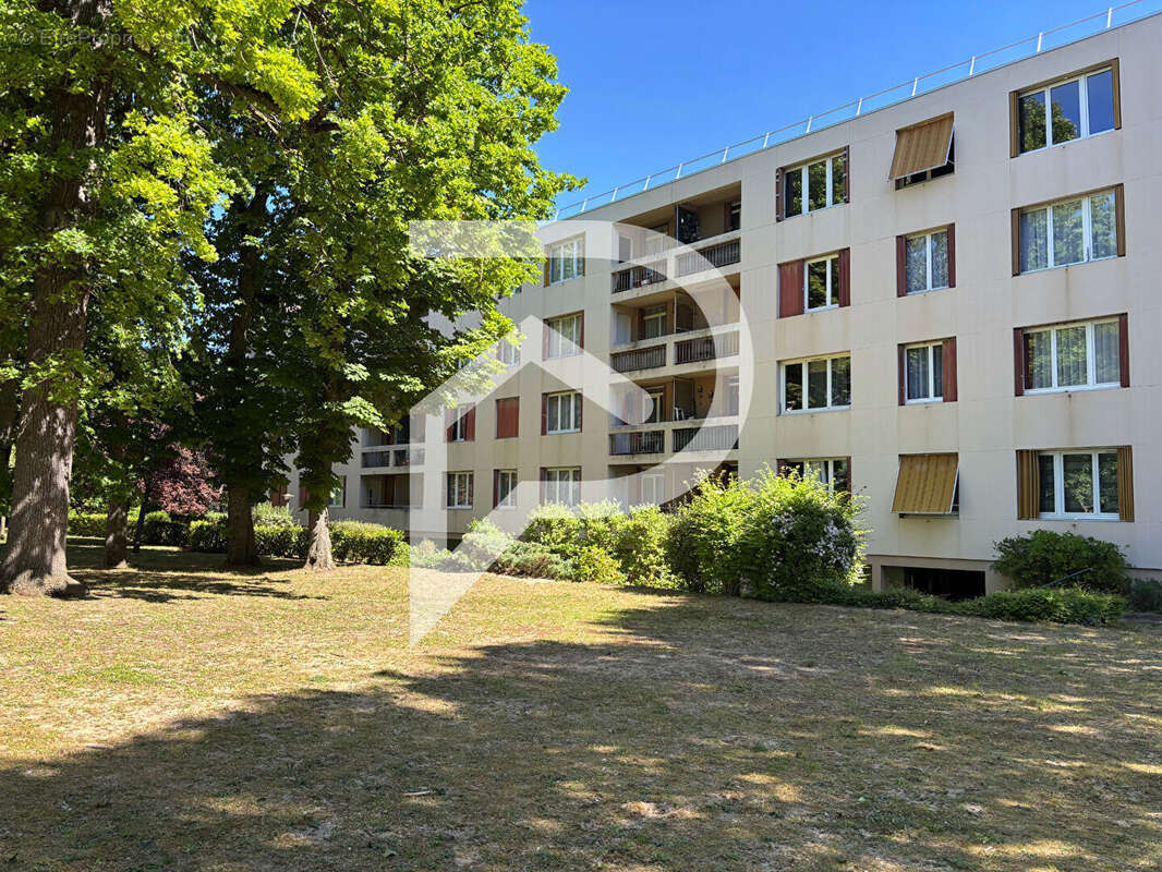 Appartement à LIMEIL-BREVANNES