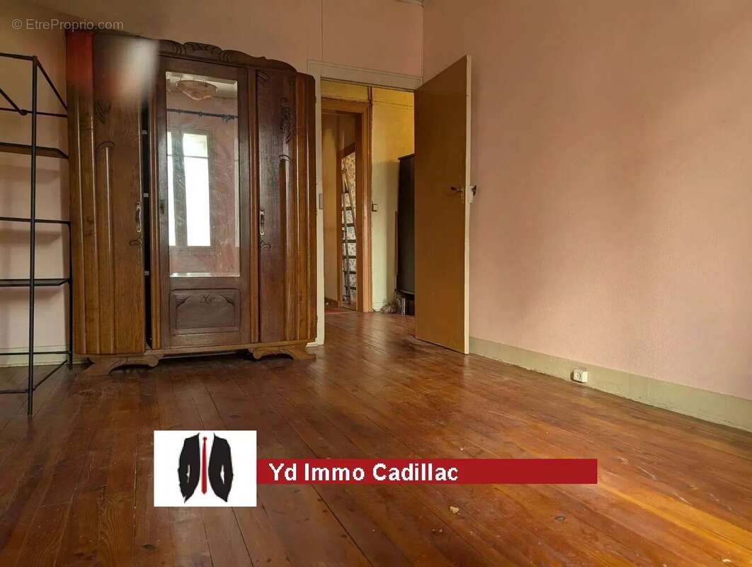 Appartement à BELLEBAT