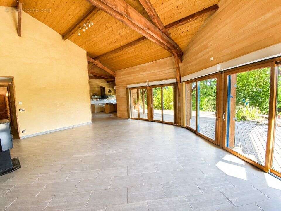 Maison 170 m² à Cazaubon  - photo 14