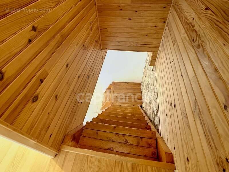Dpt Drôme (26), à vendre proche de LA TOUCHE maison en pierre P5 mitoyenne, d'environ 110 m² habitables avec cour - photo 25