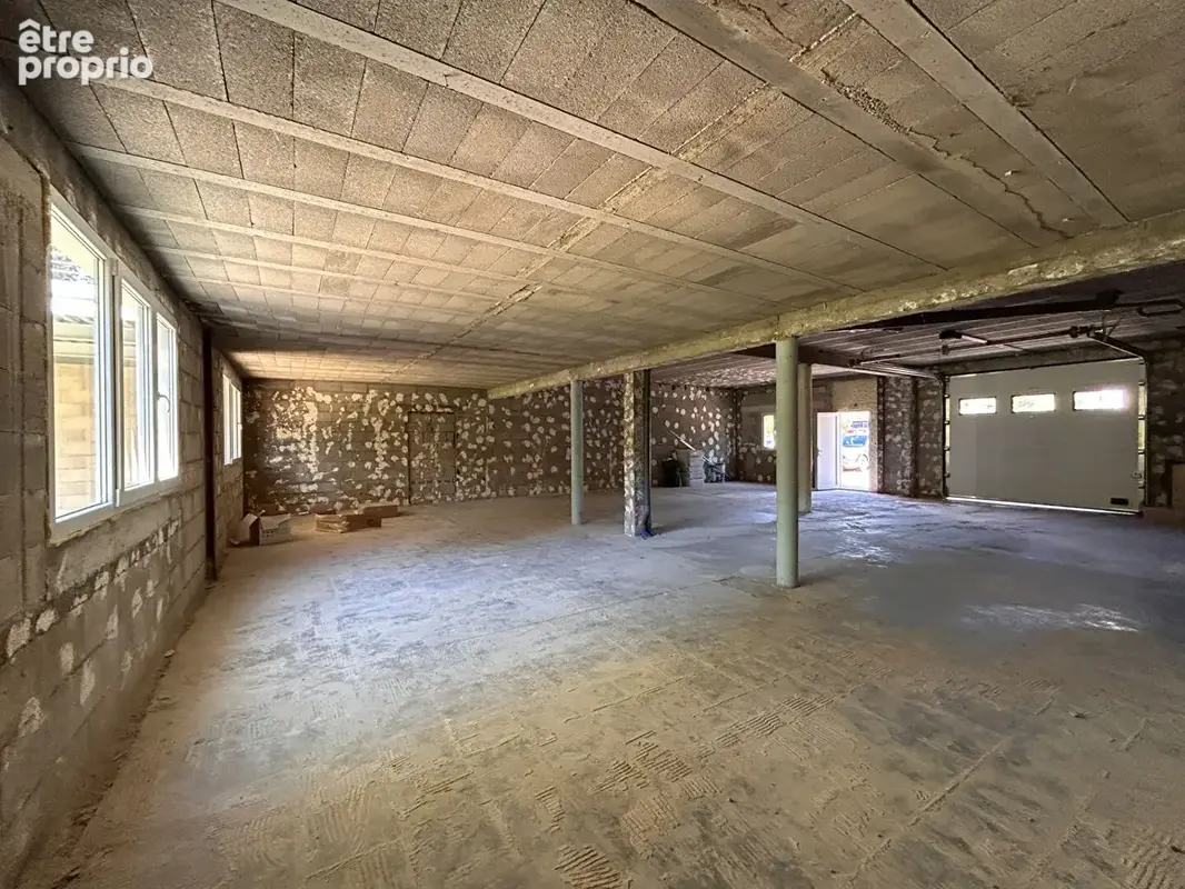 Local professionnel- Beure - 166 m2 - photo 3