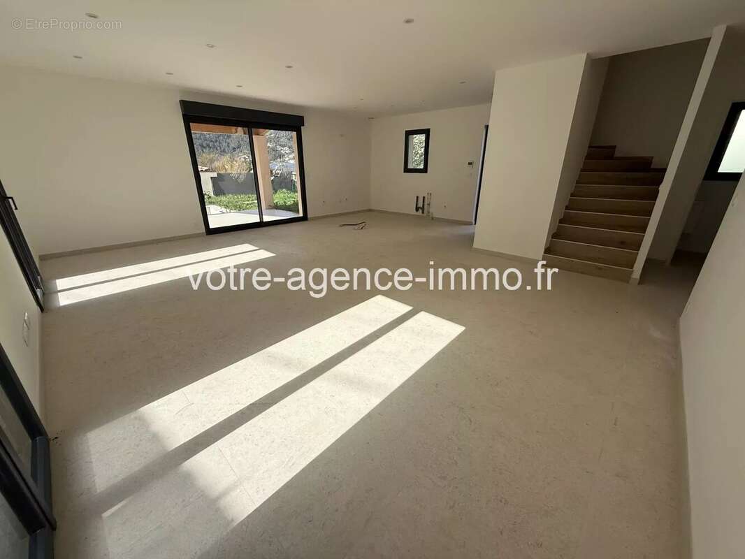 Maison à TOURRETTE-LEVENS