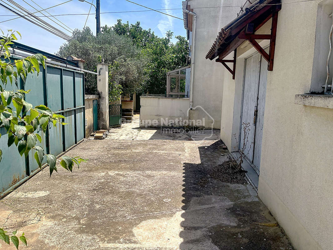 Maison à COURTHEZON