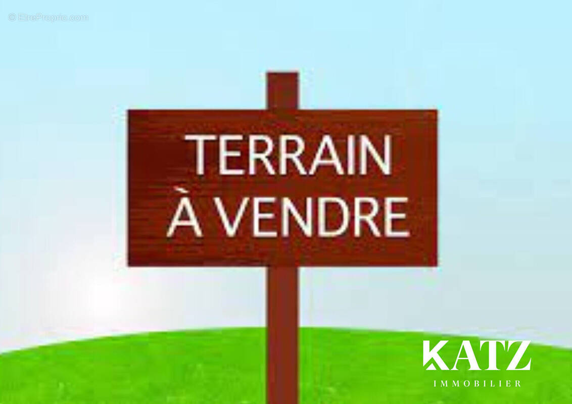 Terrain à GARCHES