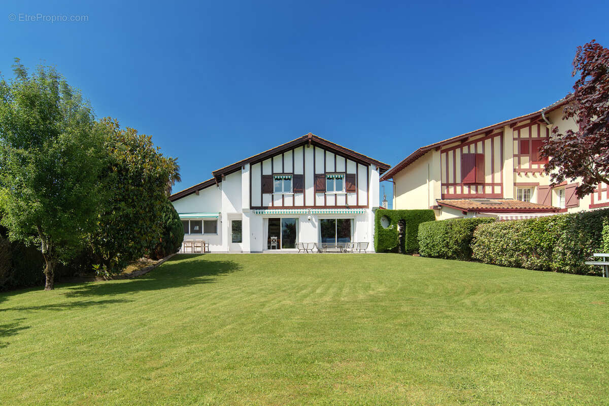 Maison Vue Trois Couronnes - photo 2