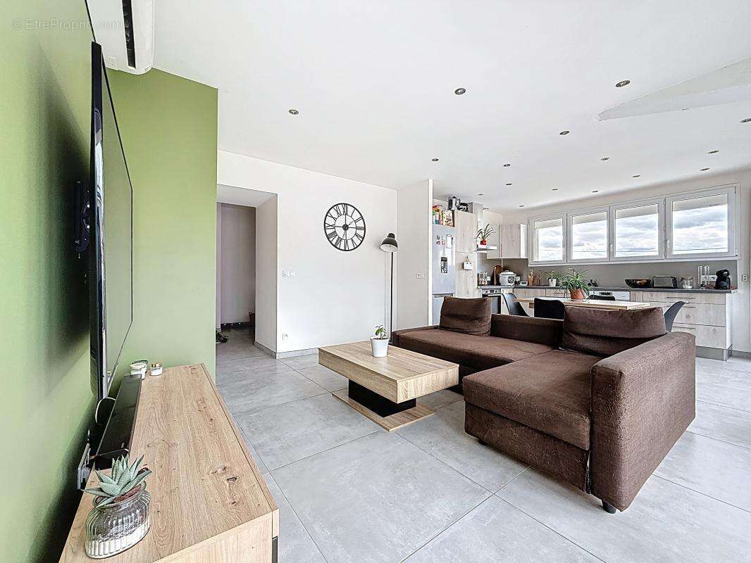 Maison à REVENTIN-VAUGRIS