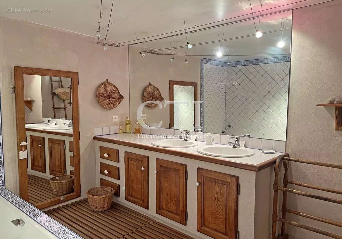 Maison à VAISON-LA-ROMAINE