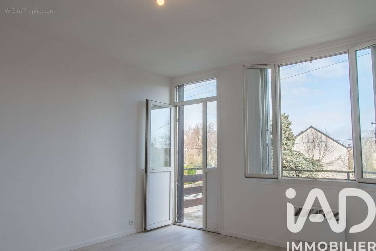 Photo 5 - Appartement à SAINT-GERMAIN-LES-ARPAJON