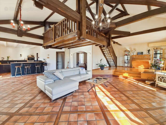 Maison à TONNAY-CHARENTE
