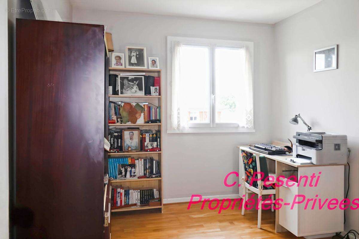 Maison à CONCHES-SUR-GONDOIRE