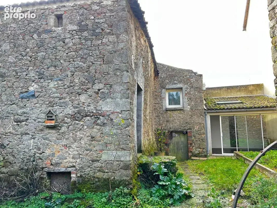 Maison  6 pièces, 97 m² + dépendances en pierres - photo 2